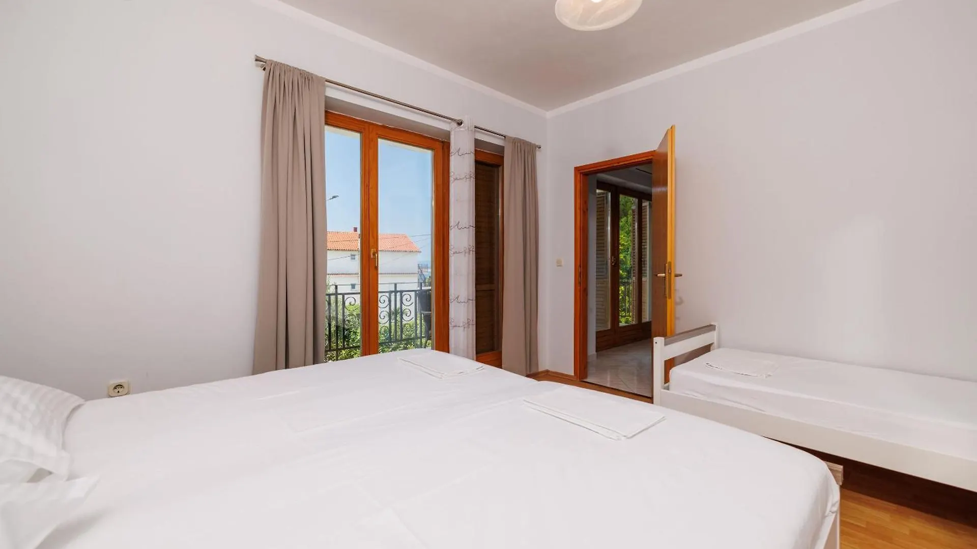 Apartments Dijana Crikvenica 0*,  Croatia